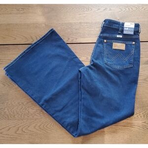 Wrangler Wanderer 622 High Rise Flare